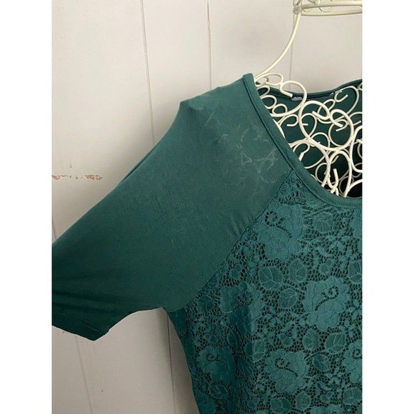 Juliet Lace Front Top‎ - Picture 3 of 3